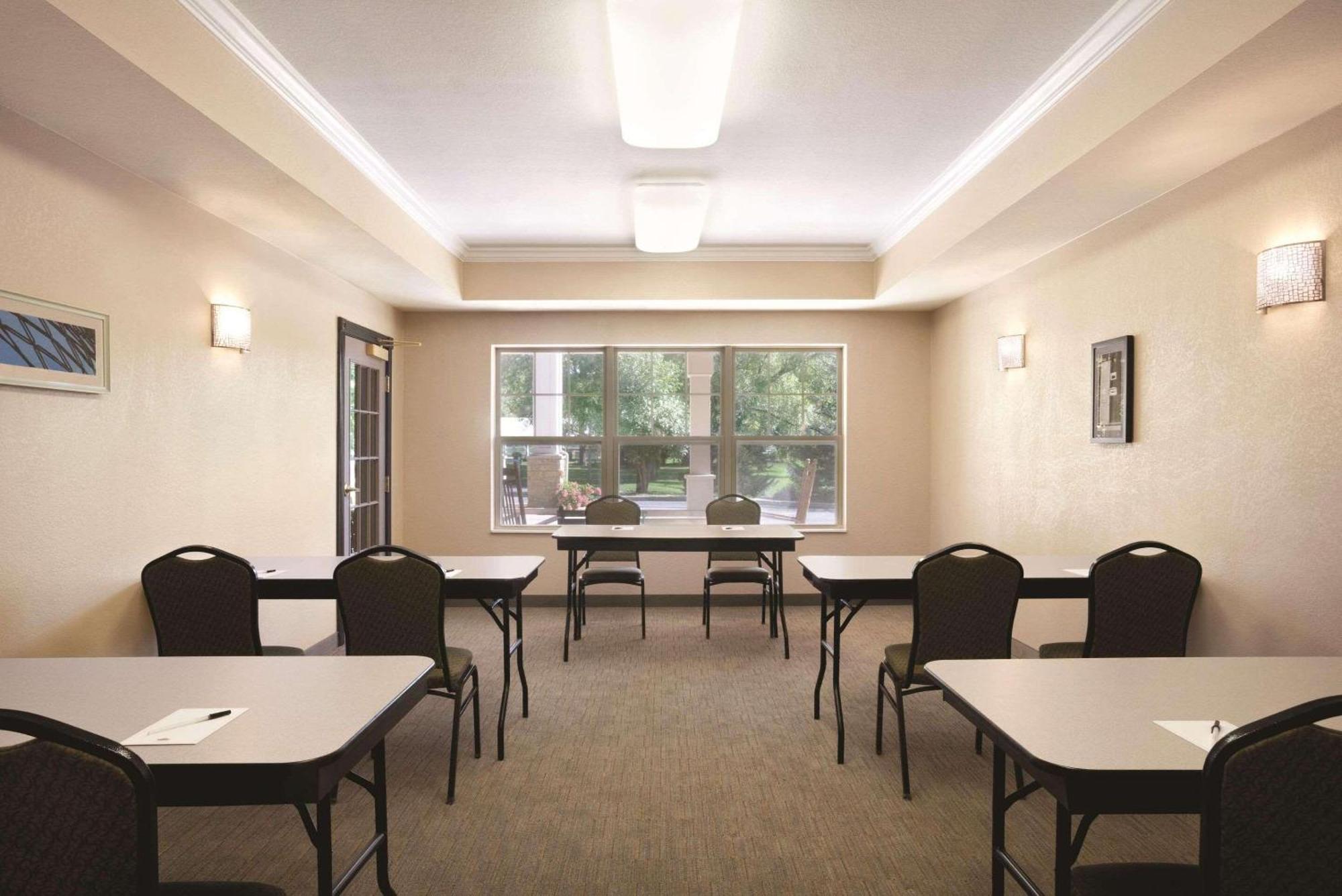 Country Inn & Suites By Radisson, Madison Southwest, Wi Fitchburg Esterno foto